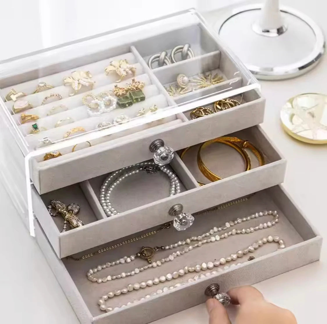Middle drawer with bracelets and accessories