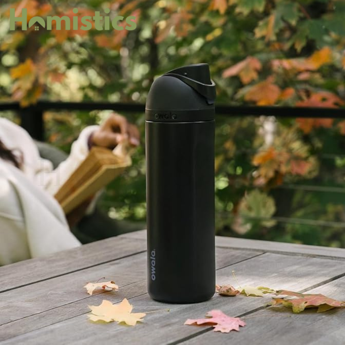 Owala FreeSip 32oz black water bottle top view showing lid and drinking spout